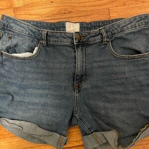 Roll bottom Jean shorts